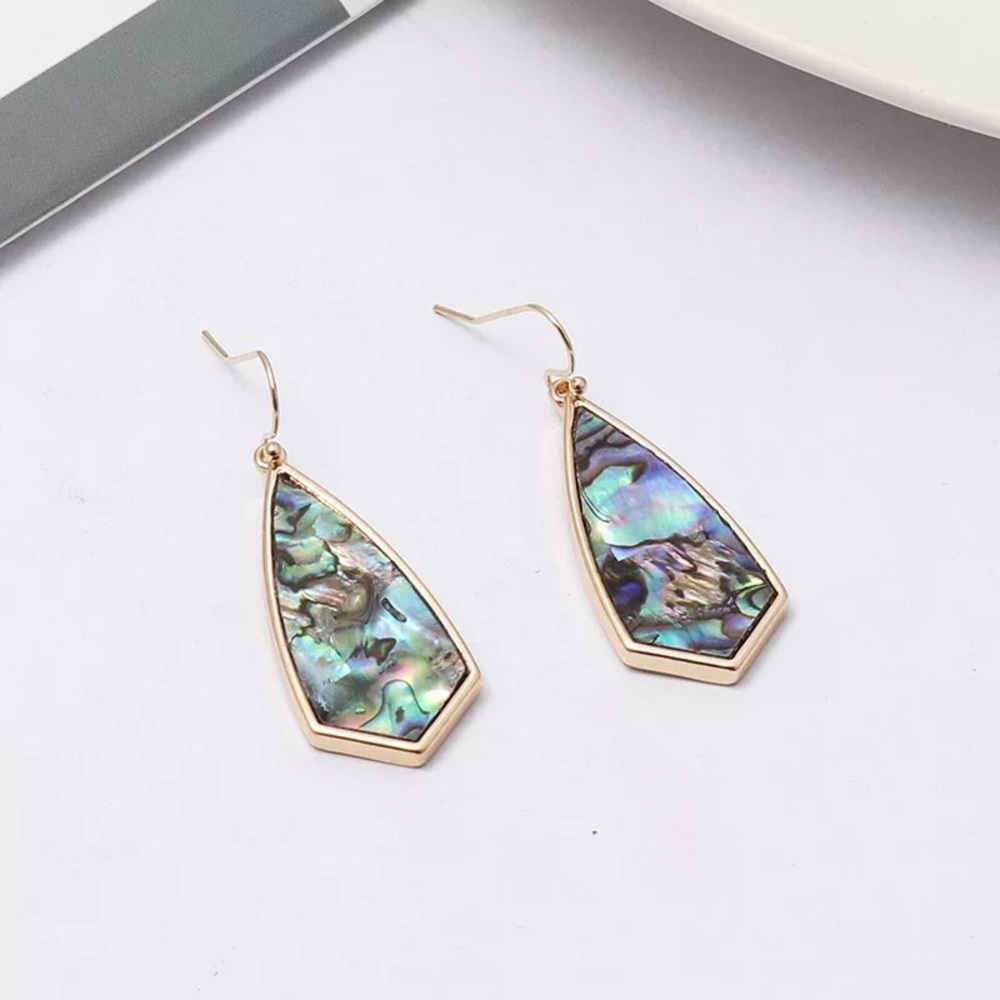 Abalone Endearing Shell Dangle Trendy Earring - Picture 3 of 4